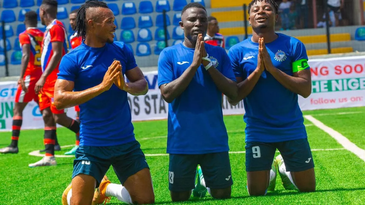 Enyimba players celebrating their goal against Lobi Stars at the NPFL Super 6