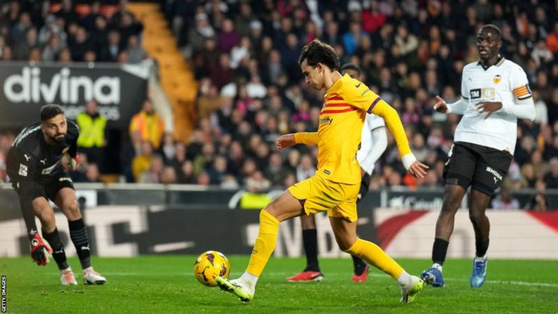 In a continuation of Barcelona's recent struggles, the team extended their winless streak to three games as they settled for a 1-1 draw against Valencia