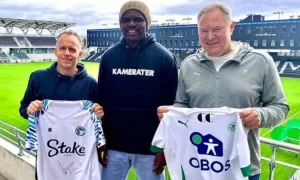 Enyimba chairman Kanu Nwankwo with Hamkam officials