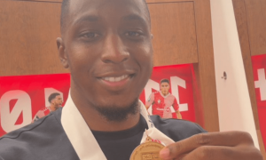 joe-aribo-flaunts-medal-after -EPL-promotion