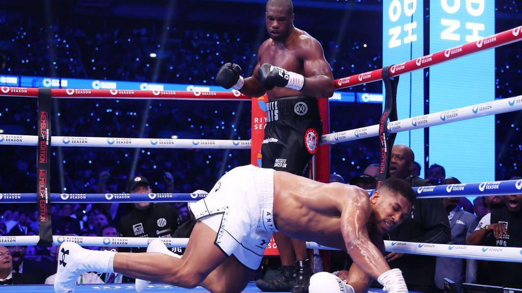 Anthony Joshua bows to dubois