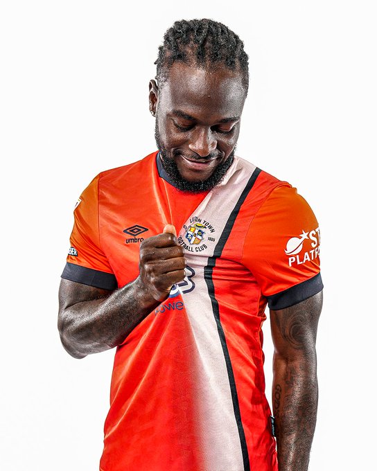 Former Chelsea winger Victor Moses has made his return to English football after signing with Championship side Luton Town on a free transfer.