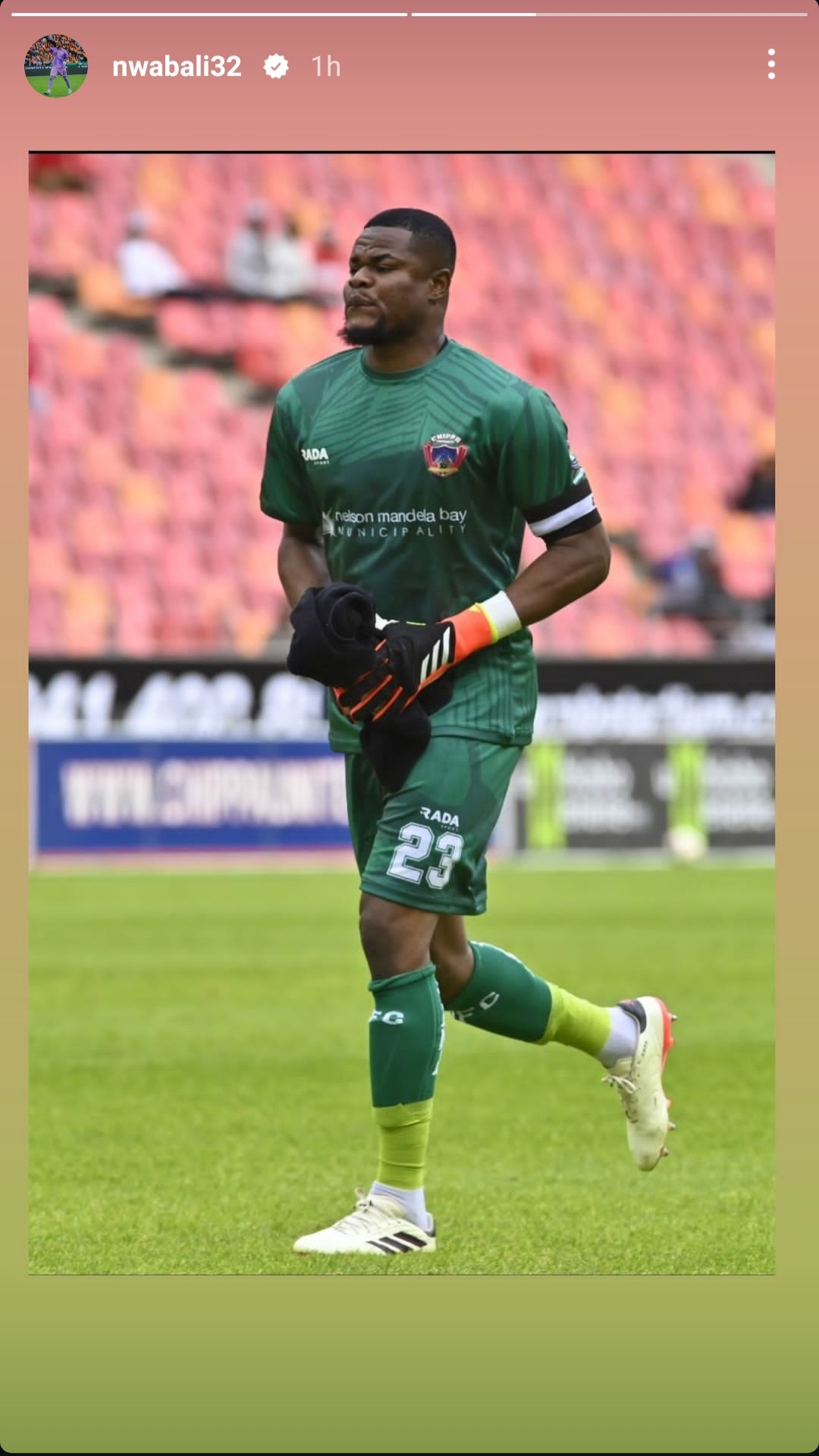 Super Eagles goalkeeper Stanley Nwabali has made his return to Chippa United, 14 days after the devastating loss of his mother.