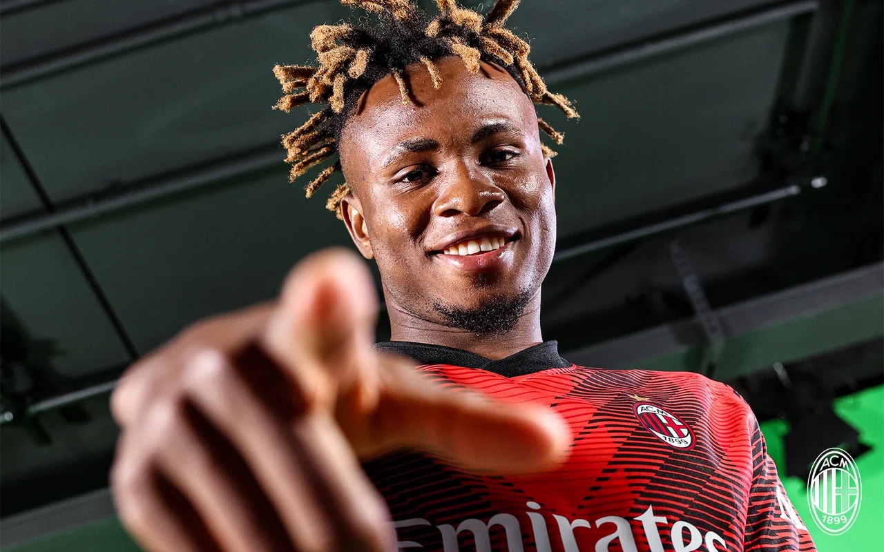 Fulham have made a last-minute attempt to sign AC Milan winger Samuel Chukwueze, with negotiations underway to complete the deal before the transfer window closes according to Fabrizio Romano.