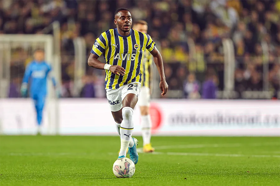 Bright Osayi-Samuel is set to leave Fenerbahçe after failing to agree a new deal, with Nottingham Forest and Crystal Palace interested.